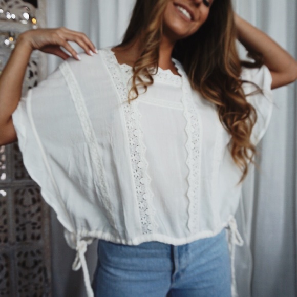 •Sedona Lace Blouse• - Picture 4 of 8